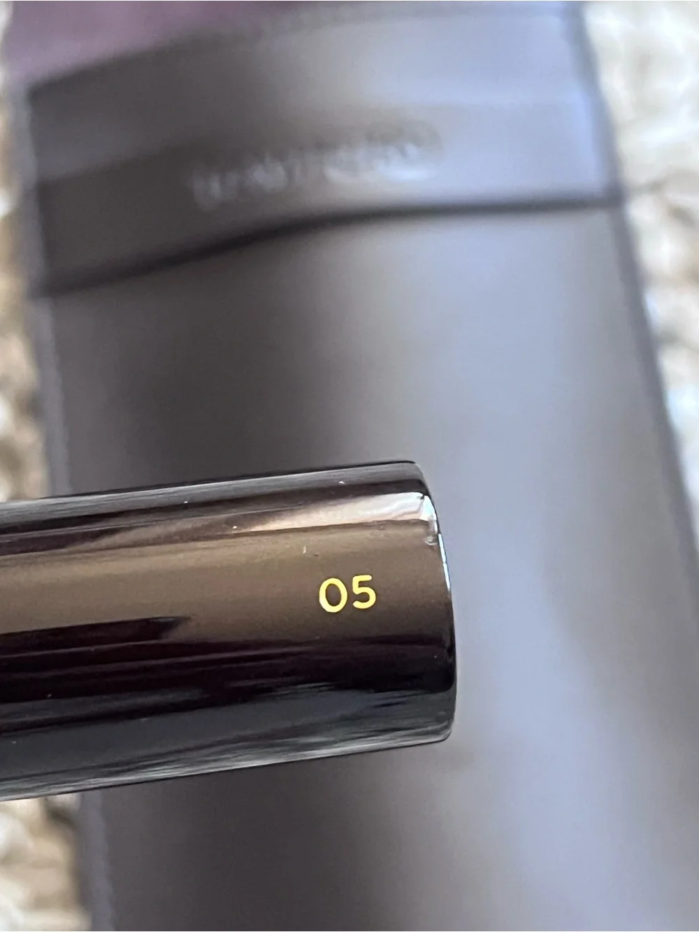 Tom Ford Cream Bristles with Gold Ferrule Powder Brush